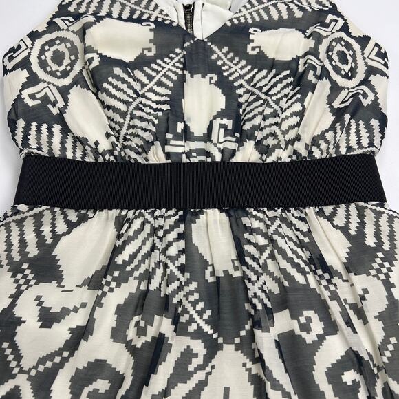 Milly of New York Bold Black White Geometric Cross Back V-Neck Dress Size 2 - Picture 9 of 16
